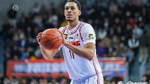 太铁！贝兹利9投1中&amp;三分4中0 得到7分3板1断1帽